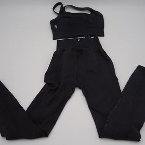 Free People XS/SMALL Sports Bra and Leggings Set Brand new